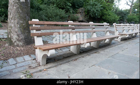 Ville de bancs de parc ciment, lumineux, calme, Banque D'Images