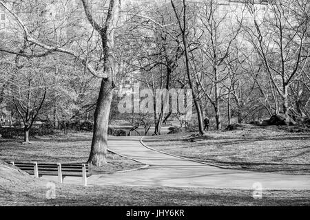 Magnifique Central Park New York - un endroit merveilleux pour se détendre - MANHATTAN / NEW YORK - 2 AVRIL 2017 Banque D'Images