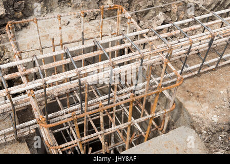 Les barres en acier de renfort de poutre pour bâtiment. Banque D'Images