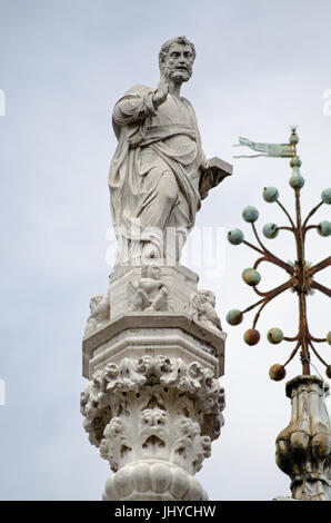 Statue de Saint Marc sur le toit du palais des Doges à Venise, Italie. Banque D'Images