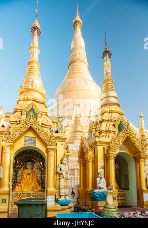 La Pagode Shwedagon à Yangon (Rangoon), le Myanmar (Birmanie), l'Asie Banque D'Images