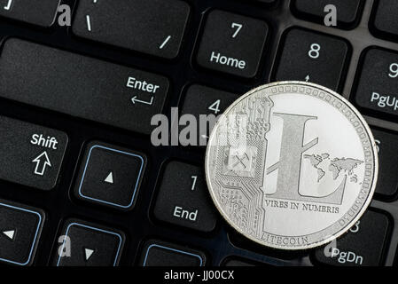 Litecoin de pièce de monnaie virtuelle symbole sur clavier Banque D'Images