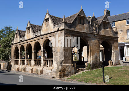 Marché Couvert construit en 1627 par Sir Baptist Hicks le long de High Street, Chipping Campden, Cotswolds, Gloucestershire, Angleterre, Royaume-Uni, Europe Banque D'Images