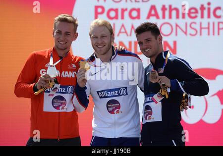 L'Allemagne Johannes étages, Grande Bretagne's Jonnie Peacock et USA's Jarryd Wallace après le le 100 m T44 pendant la journée finale quatre des 2017 World Para Championnats mondiaux d'athlétisme à Londres Stadium. ASSOCIATION DE PRESSE Photo. Photo date : lundi 17 juillet 2017. Voir PA story athlétisme par. crédit photo doit se lire : Victoria Jones/PA Wire. RESTRICTIONS : un usage éditorial uniquement. Pas de transmission de sons ou d'images en mouvement et pas de simulation vidéo. Banque D'Images