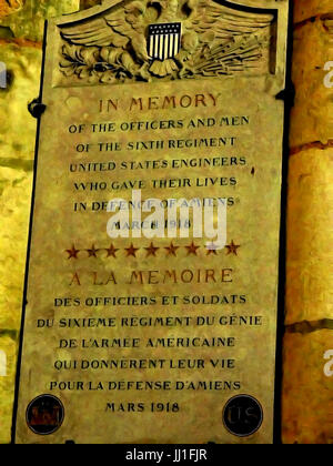 Diverses Plaques commémoratives de la PREMIÈRE GUERRE MONDIALE, défenseurs d'Amiens, France, le 07/05/2006 Banque D'Images