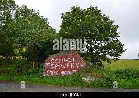 Cofiwch Tryweryn Dryweryn - souvenez-vous, 2017, politique de l'écriture Graffiti, sur l'A487 près de Llanrhystud, Aberystwyth, Ceredigion, pays de Galles Banque D'Images