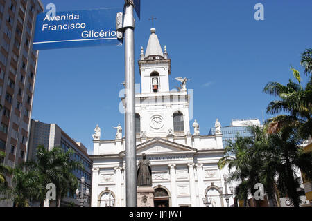 Église Nossa Senhora da Conceição, Dom João Neri Statue, Campinas, São Paulo, Brésil Banque D'Images