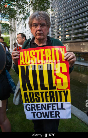 Manifestation devant le Home Office à Marsham Street appelant à la justice et les réponses au cours de la catastrophe de la tour de Grenfell. Les résidents de Grenfell Grenfell tour soutenu par groupe d'action, défendre le logement du Conseil, Kensington et Chelsea, l'élan Westway23 et NW London Stand Up au racisme En vedette : Atmosphère, voir Où : London, England, United Kingdom Quand : 16 Juin 2017 Crédit : Wheatley/WENN Banque D'Images