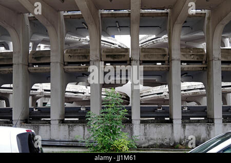 Parking à étages, Noisy-le-Grand, 93160 Noisy-le-Grand, Marne la Vallée, Ile de France Banque D'Images