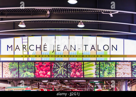 Montréal, Canada - le 27 mai 2017 : Marché Jean Talon signe d'entrée dans la petite Italie quartier en ville dans la région du Québec Banque D'Images