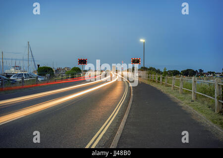 Yarmouth pont sur la rivière Yar sur l'île de Wight dans la nuit Banque D'Images