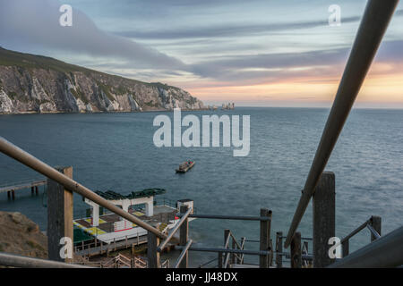 Alum bay sunset sur l'île de Wight Banque D'Images