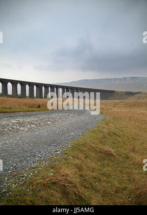 Mauvais temps tourné de Ribblehead Viaduc Banque D'Images