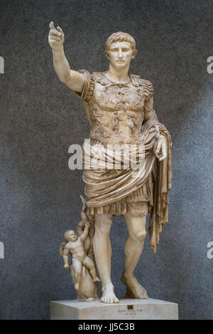 Rome. L'Italie. Auguste de Prima Porta, statue en marbre de l'empereur romain Auguste (octave), Ottaviano / Braccio Nuovo, Musées du Vatican. Musei Vaticani. Banque D'Images