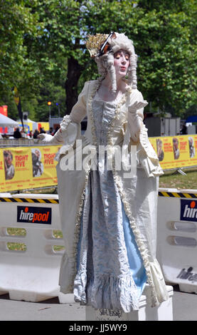 Christchurch, Nouvelle-Zélande - 22 janvier 2013 : Kate Moir que Marie Antoinette au 20e Buskers Festival le Janvier 22, 2013 à Christchurch. Banque D'Images