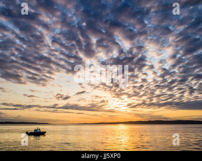 Le 'bateau' tour d'éclairage ambiant (île de Vancouver) Circuits photo au coucher du soleil en Weynton d'adoption au large du nord de l'île de Vancouver, Colombie-Britannique Banque D'Images