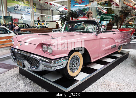 Classic 1959 Ford Thunderbird convertible pour afficher de Sinsheim et auto technik museum en Allemagne Banque D'Images