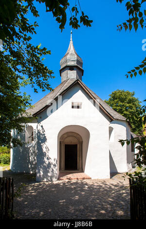 DEU, l'Allemagne, région du Sauerland, Moehnesee, la chapelle dans Drueggelte. DEU, Deutschland, Sauerland, Drueggelter Moehnesee, die Kapelle. Banque D'Images