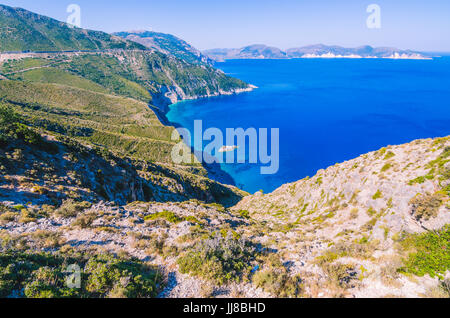 Costline incroyable de l'île de Céphalonie. L'un des meilleurs endroits au monde à visiter. Les meilleures plages de la Grèce et la mer Ionienne Banque D'Images