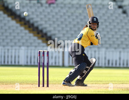 Ours Warwickshire womens cricketer Marie Kelly batting à Edgbaston Cricket Ground. Banque D'Images