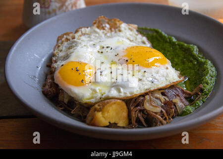 Le boeuf nourri à l'herbe au foyer restaurant de hachage, East Village, New York Banque D'Images