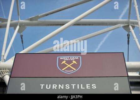 Stratford, London, UK. 18 juillet, 2017. West Ham signage autour du stade. Championnats du monde Para athlétisme. Stade olympique de Londres. Queen Elizabeth Olympic Park. Stratford. Londres. UK. 18/07/2017. Credit : Sport en images/Alamy Live News Banque D'Images