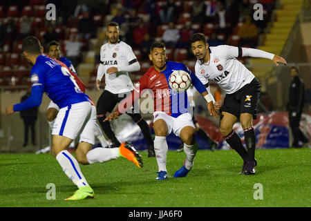 Curitiba, Brésil. 18 juillet, 2017. Paraná PR x Brasil RS, valide pour le jeu 15ème tour du championnat brésilien de série B, tenue à l'Estádio Durival Britto e Silva à Curitiba, PR. Credit : Guilherme Artigas/FotoArena/Alamy Live News Banque D'Images