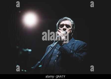 Fabriano, Italie. 18 juillet, 2017. Einstürzende Neubauten live au Festival des fleurs 2017 à Collegno Photo : Alessandro Bosio/Alamy Live News Banque D'Images