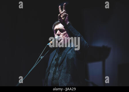 Fabriano, Italie. 18 juillet, 2017. Einstürzende Neubauten live au Festival des fleurs 2017 à Collegno Photo : Alessandro Bosio/Alamy Live News Banque D'Images