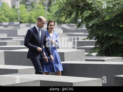 Der britische Prinz William und seine Frau, Herzogin Kate, besuchen am 19.07.2017 das Holocaust Mahnmal à Berlin. Foto : Jörg Carstensen/dpa Banque D'Images