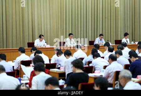 Beijing, Chine. 19 juillet, 2017. Le Conseiller d'Etat chinois Yang Jing préside à la huitième conférence nationale sur le travail pétition à Beijing, capitale de Chine, le 19 juillet 2017. Credit : Xie Huanchi/Xinhua/Alamy Live News Banque D'Images
