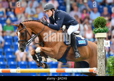 Aix-la-Chapelle, Allemagne. 19 juillet, 2017. Cavalier allemand Andreas Kreuzer sur l'Calvilot en action pendant le prix de l'Europe de l'Equestrian tournament CHIO à Aix-la-Chapelle, Allemagne, 19 juillet 2017. Photo : Uwe Anspach/dpa/Alamy Live News Banque D'Images