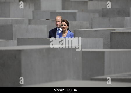 Berlin, Deutschland. 19 juillet, 2017. Der britische Prinz William und seine Frau, Herzogin Kate, besuchen am 19.07.2017 das Holocaust Mahnmal à Berlin. Foto : Kay Nietfeld/dpa/Alamy Live News Banque D'Images