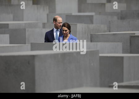 Berlin, Deutschland. 19 juillet, 2017. Der britische Prinz William und seine Frau, Herzogin Kate, besuchen am 19.07.2017 das Holocaust Mahnmal à Berlin. Foto : Kay Nietfeld/dpa/Alamy Live News Banque D'Images