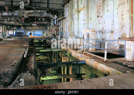 Machines à papier une fois que rugissaient dans ce vaste hall de l'ancienne usine de papier Eddy B E complexe dans Ottawa, Canada. Les usines ont été fermées en 2006-2007. Banque D'Images