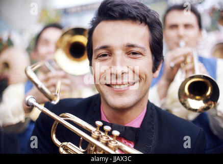 Herb Alpert et le Tijuana Brass effectuer dans les rues de Tijuana. Alpert et le Tijuana Brass a volé à Tijuana pour un événement où Alpert a été honoré par le maire de Tijuana. Banque D'Images