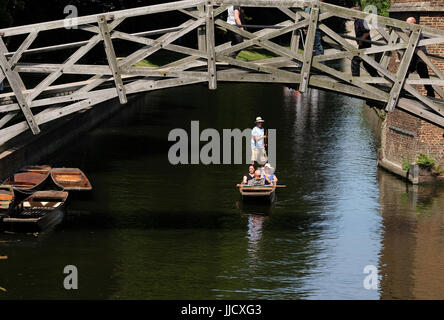 17 juillet 2017 - Les touristes dans la belle ville universitaire de Cambridge, Angleterre. Banque D'Images