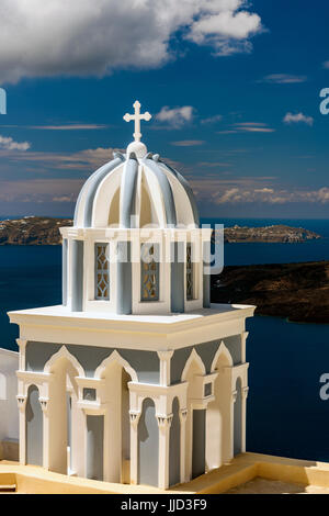 Église orthodoxe grecque, Fira, Santorini, sud de la mer Egée, Grèce Banque D'Images