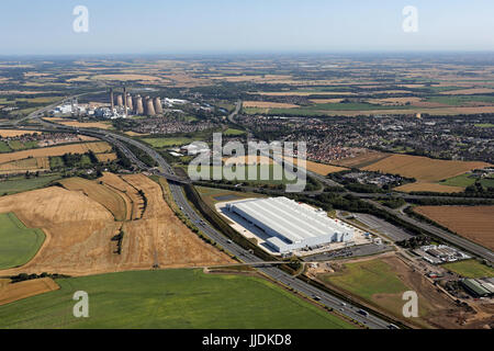 Vue aérienne d'un nouveau hangar sur l'A1 au sud d'Henrichenburg Shiplift, construit par Construction Caddick, UK Banque D'Images