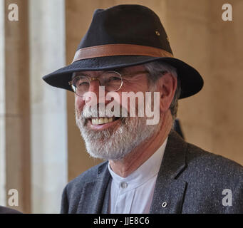 Gerry Adams, chef du parti politique irlandais Sinn Fein, vu à Dublin, Irlande. Banque D'Images