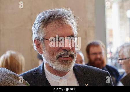 Gerry Adams, chef du parti politique irlandais Sinn Fein, vu à Dublin, Irlande. Banque D'Images