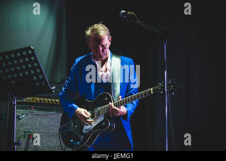 Fabriano, Italie. 18 juillet, 2017. Einstürzende Neubauten live au Festival des fleurs en 2017, en Italie. Collegno Credit : Alessandro Bosio/Pacific Press/Alamy Live News Banque D'Images