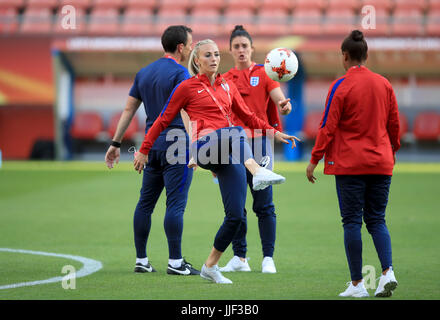 L'Angleterre Toni Duggan (centre) se réchauffe avant de l'UEFA Women's Euro 2017, GROUPE D match à Stadion Galgenwaard, Utrecht. Banque D'Images