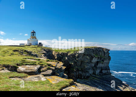 Le phare sur les Brough de Birsay, Orkney, continentale, îles Orcades, Ecosse, Royaume-Uni Banque D'Images