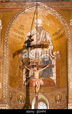 Le Christ en croix et la mosaïque dans la cathédrale de Monreale, Duomo, Monreale, Sicile, Italie Banque D'Images