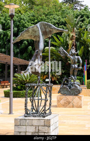 MARBELLA, Andalousie/ESPAGNE - 6 juillet : statues par Salvador Dali à Marbella Espagne le 6 juillet 2017 Banque D'Images