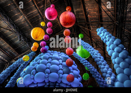 Intérieur avec sculpture de ballons Banque D'Images