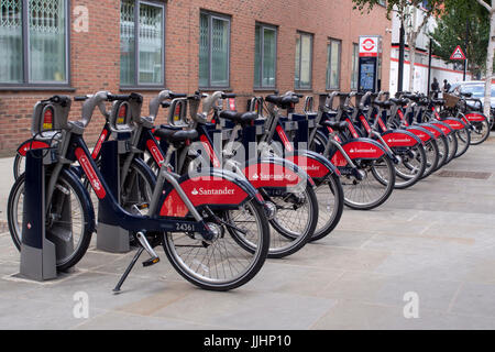 Santander louer des vélos à la gare d''à Kensington, Londres Banque D'Images