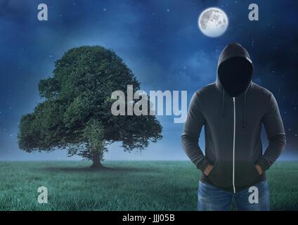 Hacker debout sur en face de domaine Banque D'Images