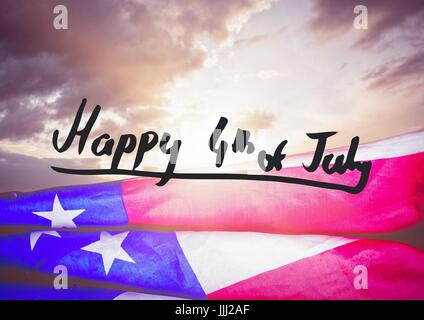Quatrième de juillet gris contre graphique ciel du soir et drapeau américain Banque D'Images